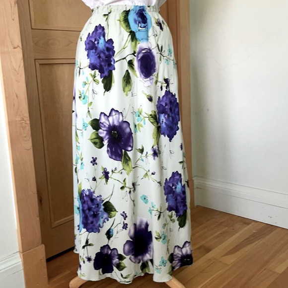 Maxi Floral Skirt, Size S - Picture 4 of 10